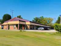 Budget Host Inn - Moteles