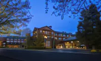 Heathman Lodge Hotels near Jack Z. Fazio Neighborhood Park