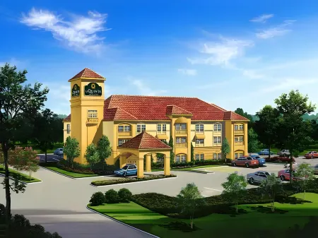 La Quinta Inn & Suites by Wyndham Leesville Ft. Polk