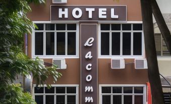 Lacomme Inn