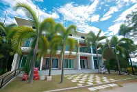Reuan Chom Dao Resort فنادق في Chom Bueng