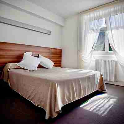 Logis Hôtel l'Europe Rooms