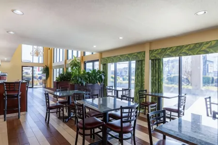 Days Inn by Wyndham Florence/I-95 North Отели в г. Дарлингтон