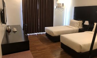 Piña Suites