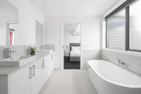 Phillip Island Townhouses Hotels in Cowes