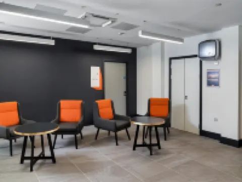 イージーホテル カーディフ カーディフのホテル