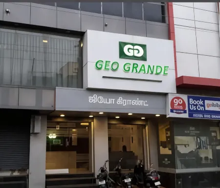 Hotel GEO Grande Отели в г. Коимбатур