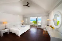 Diamonds Athuruga Maldives Resort & SPA Hotels in Athuruga