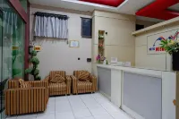 RedDoorz Syariah @ Hotel Wisma Indonesia Kendari Hotels in Baruga
