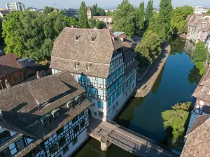 파빌리온 리젠트 프티 프랑스