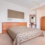 1001 Nights Hoteles cerca de Lesya Ukrainka Museum