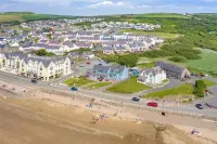 Family friendly house 200m from the sea. Hoteles en The Havens