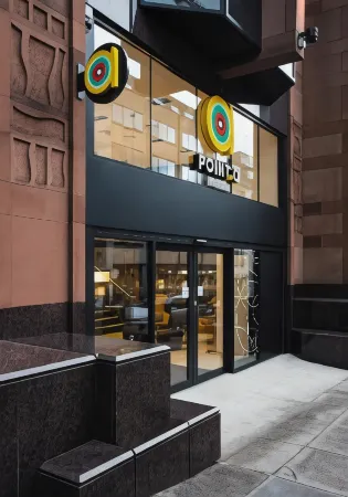 Point A Hotel Glasgow Отели рядом с достопримечательностью «Trades Hall of Glasgow»