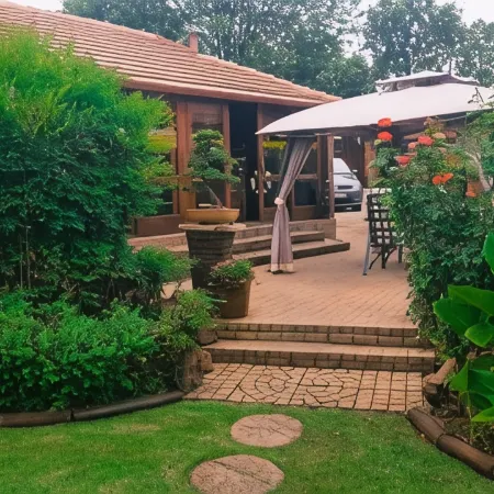 Aark Guest Lodge