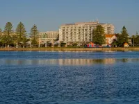 Oaks the Entrance Waterfront Suites - Beach