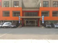 Minimalist Studio Transpark Juanda Bekasi Timur Apartment by Travelio Hôtels à : East Bekasi
