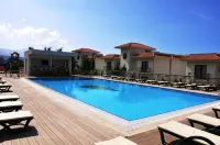 Korineum Golf & Beach Resort - Pool