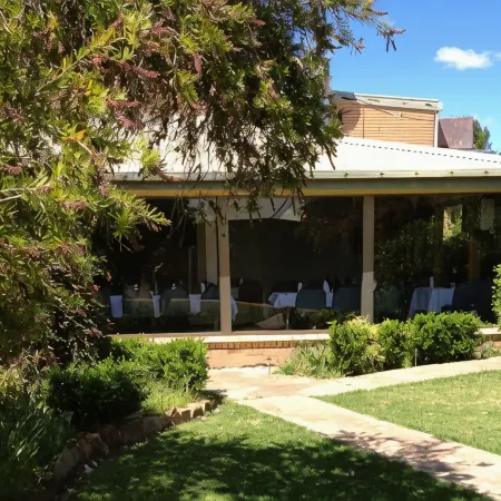 Town & Country Motor Inn