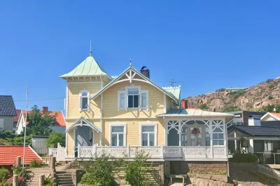 Strandflickornas Annex Gula Villan Hotels in Lysekil