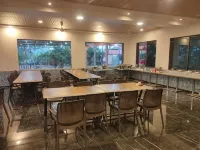 Shrubbery Palms Resort