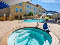 La Quinta Inn & Suites by Wyndham Raymondville Hotels in Willacy County