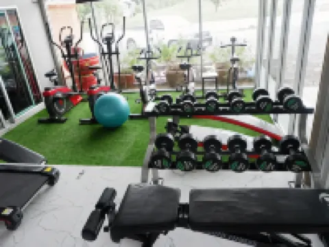 Valee Home & Food Hotels in Ban Na