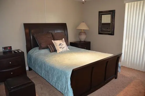 Centrally Located 2 Bed/2 Bath Gated Community Condo Sleeps 4