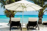 Breathtaking 2 Bedroom, Private Terrace BBQ