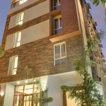 Justa MG Road Отели рядом с достопримечательностью «Гаруда Молл»