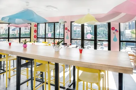 Ibis Styles Perpignan Canet-en-Roussillon Отели рядом с достопримечательностью «Le Bleu 'N' Blue»