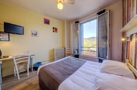 Logis hôtel du Terreau Отели в г. Маноск