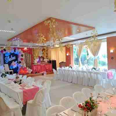 Hotel Camila 2 Dining/Meeting Rooms