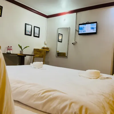 Por Chey Hotels near Battambang night Market