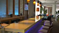Marseilles Beachfront Hotel - bar