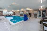 avid hotel CEDAR RAPIDS SOUTH - ARPT AREA by IHG - piscine