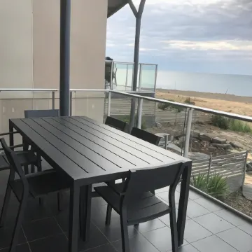 Penneshaw Oceanview Apartments