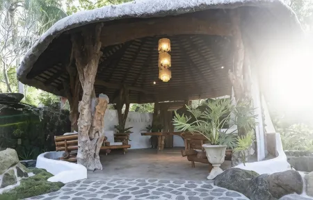 Balihao Resort Отели рядом с достопримечательностью «Агохай- Бич»