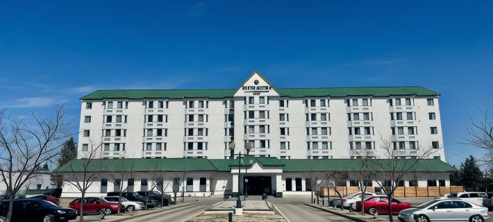 卡爾加里機場-迪維亞蘇特拉廣場及會議中心 卡爾加里酒店