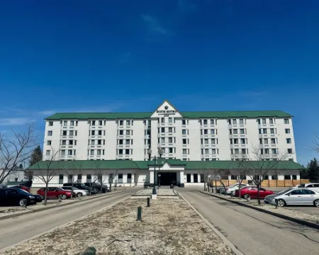 ディヴィヤ ストラ プラザ と 会議センター カルガリー空港 カルガリーのホテル