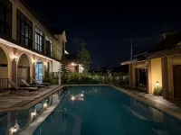 Cottage Pine Rayong - Pools