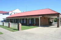 Club Motel Armidale - parking