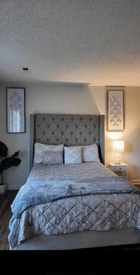 Gorgeous studio located in the heart of Huntsville, close to all amenities. Hotels near The University of Alabama in Huntsville