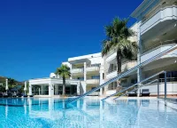 Molos Bay Hotel - สระว่ายน้ำบนดาดฟ้า