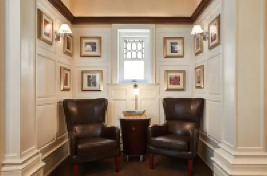 อเล็กซานเดอร์อินน์