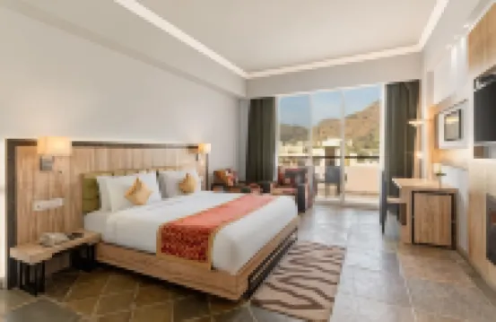 Via Lakhela Lakeview Resort & Spa