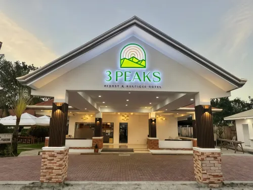 3 Peaks Resort & Boutique Hotel - Airport Shuttle