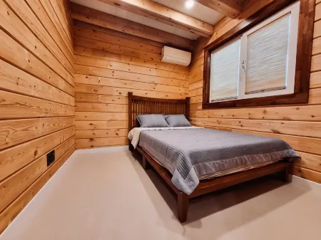 Boryeong (Daecheon) A Frame House Отели рядом со станцией Станция Нампо