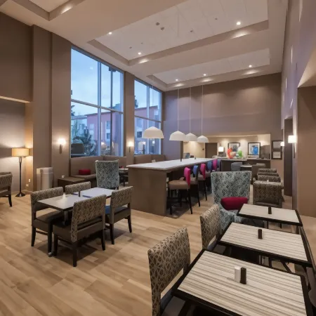 Hampton Inn & Suites Seattle/Redmond