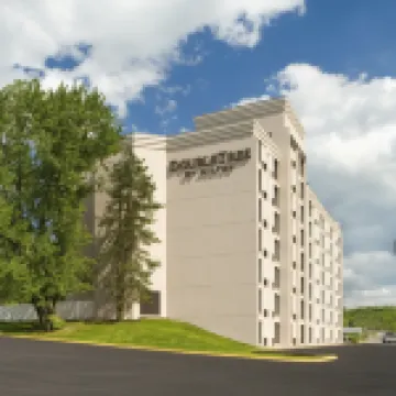 DoubleTree by Hilton Washington Meadow Lands Casino Area