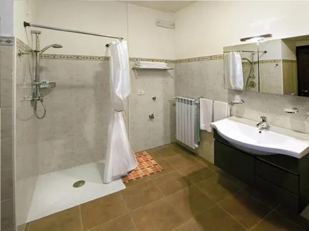 Serene Abruzzo Retreat with Mountain Views